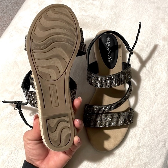 Easy Street Radical Strappy Sandals Black Size 8.5 - Picture 7 of 9